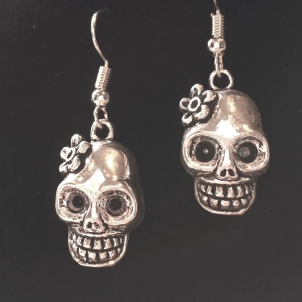 NWT Silver Sugar Skull Day of the Dead Dangle Earrings Boho Goth Punk Vibes